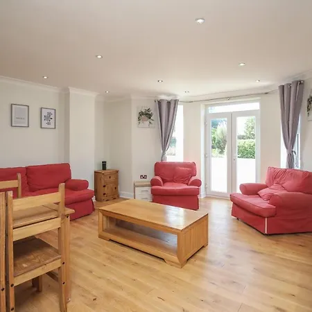 Riverside 2 Bedroom Kingston Flat Kingston upon Thames (Greater London)