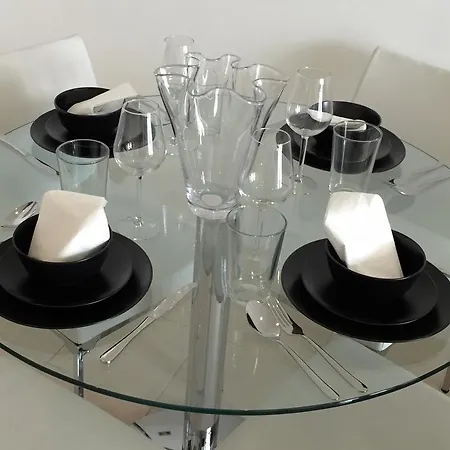 Belvedere Olympic One Eighty Apartment *