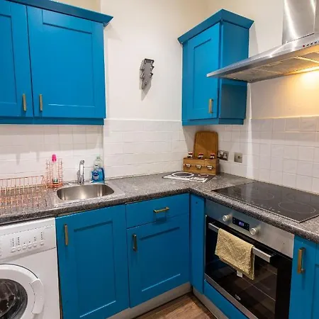 Spacious And Light Flat In Clapham London