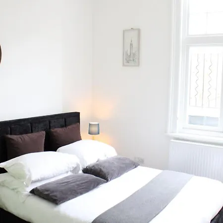 Apartment 3 Bed 2 Bath *