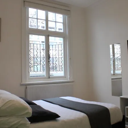 Apartment 3 Bed 2 Bath