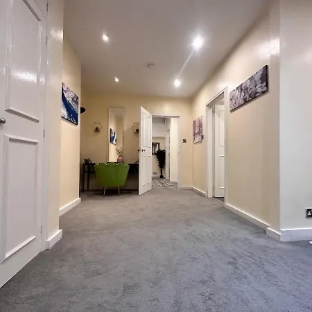 Marylebone 5-bedroom, 4 Baths Private Family