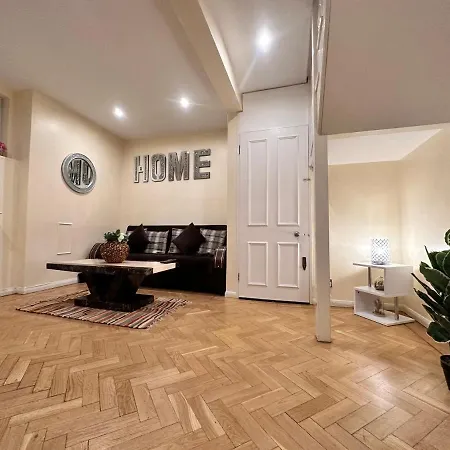Marylebone 5-bedroom, 4 Baths Private Family London