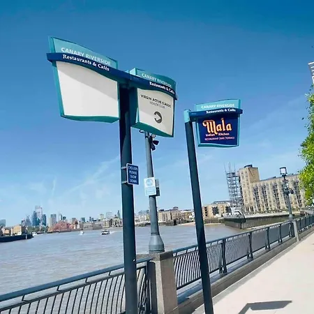 Canary Wharf Luxury Apartment *