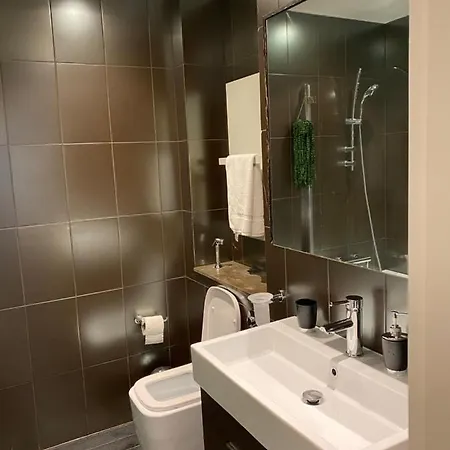 Beautiful Modern Studio In High Street Kensington