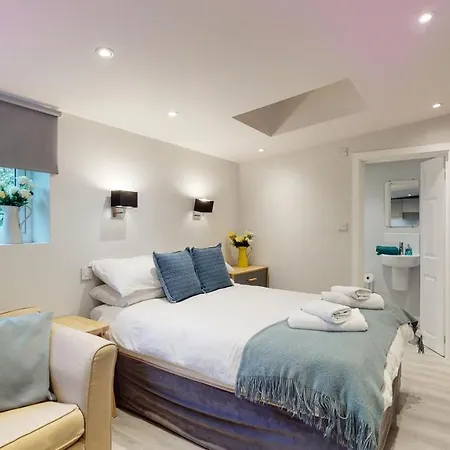 Apartment Wimbledon London