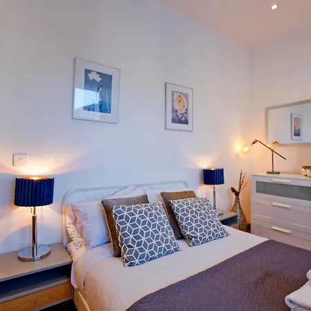 Apartment Spacious Highbury Fields 1 Bedroom - Parking By Request *