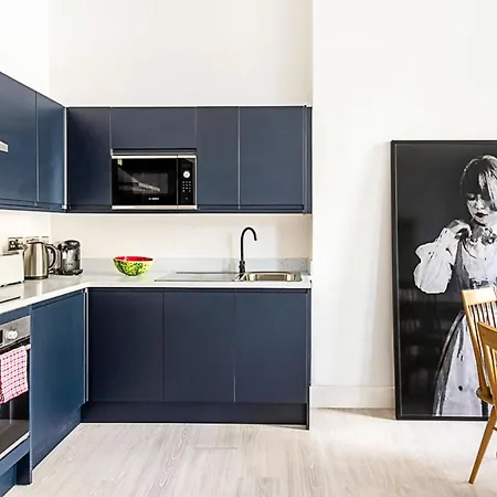 Elegant 3 Bed In Earl's Court *