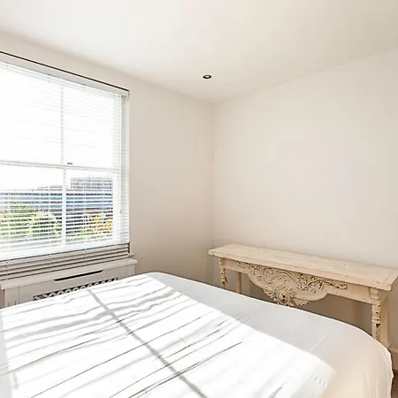Elegant 3 Bed In Earl's Court London