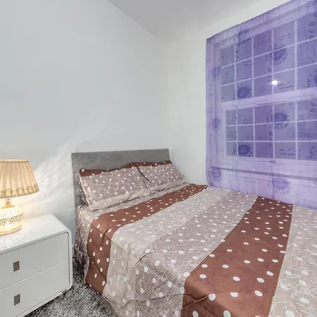 Апартаменты Spacious And Stylish - East Acton *