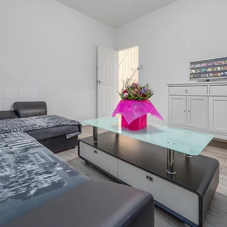 Spacious And Stylish - East Acton Лондон