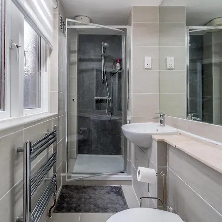 Altido Fantastic Flat Near Vauxhall Gardens Apartment *