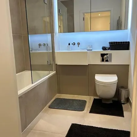 Modern 2 Bedroom Flat Near King's Cross. Apartment *