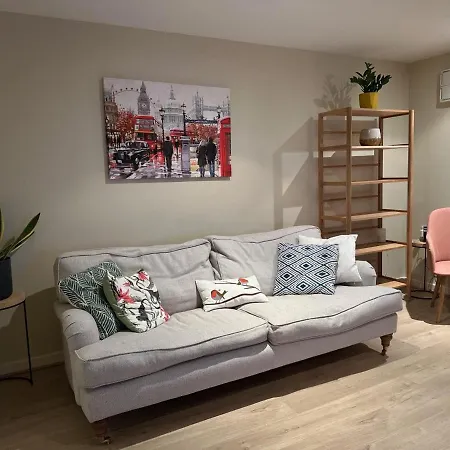 Spacious,1 Bed, Large Balcony, Parsons St * London