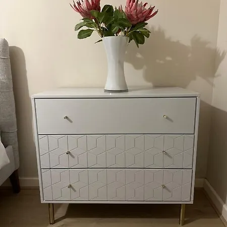 Spacious,1 Bed, Large Balcony, Parsons St *