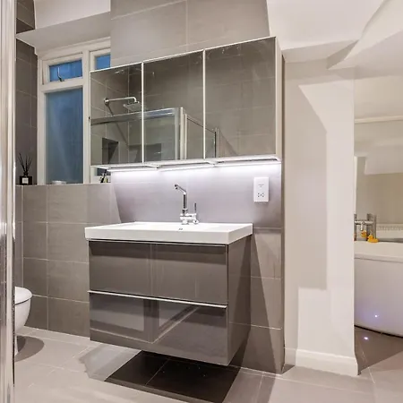 Luxury With 3 Bedrooms