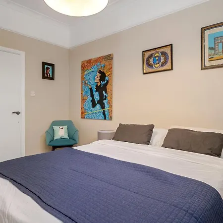 Apartment Luxury With 3 Bedrooms London