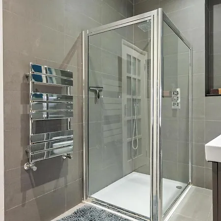 Apartment Luxury With 3 Bedrooms London