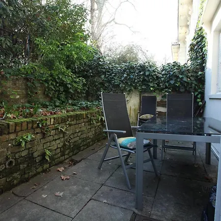 Apartment Walk To Notting Hill /paddington 1 B/r With Patio London