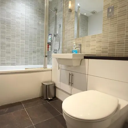Walk To Notting Hill /paddington 1 B/r With Patio Apartment London