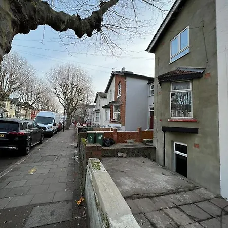 Upton Park Bedrooms 25 Min To