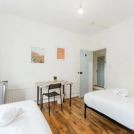 Guest house Upton Park Bedrooms 25 Min To