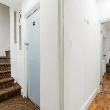 Upton Park Bedrooms 25 Min To Penzion Londýn