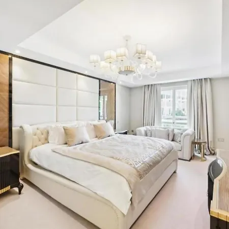Beautiful For Eight In Islington *