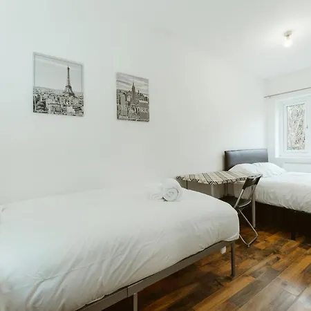 Upton Park Bedrooms 25 Min To *