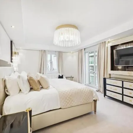 Beautiful For Eight In Islington *