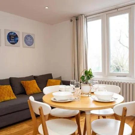 Beautiful 1bd On The King's Road Chelsea * 런던