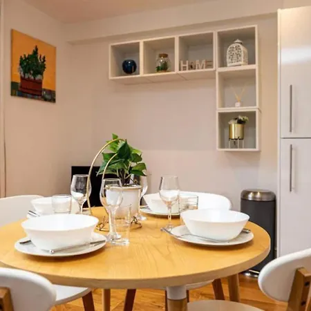 Beautiful 1bd On The King's Road Chelsea 런던