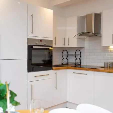 Beautiful 1bd On The King's Road Chelsea 아파트 런던
