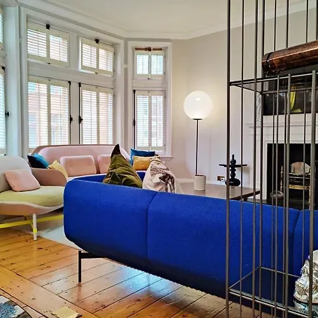 Apartment Luxury Artist In *