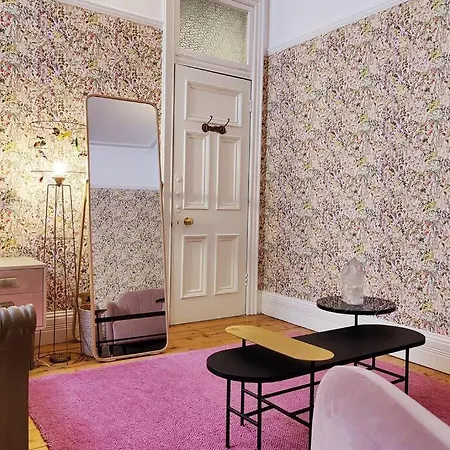 Apartment Luxury Artist In *