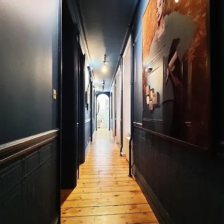 Apartment Luxury Artist In
