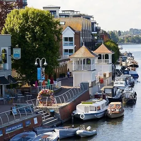 Bright 1-bedroom By River Thames Surbiton
