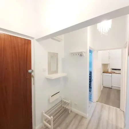 Apartment Bright 1-bedroom By River Thames Surbiton