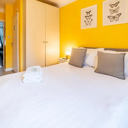 Covent Garden In Apartment *