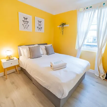 Covent Garden In Apartment *