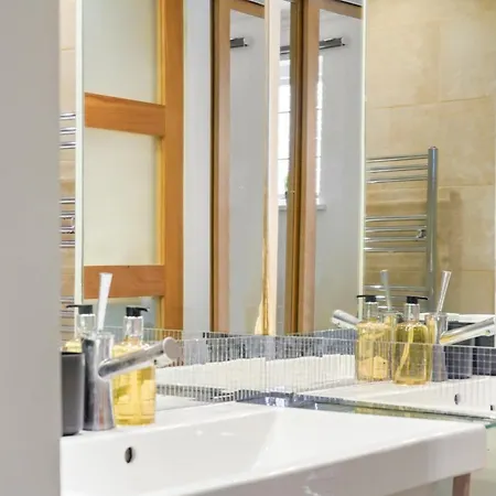 2 Single Or 1 King Bed In Notting Hill, Appartamento Londra