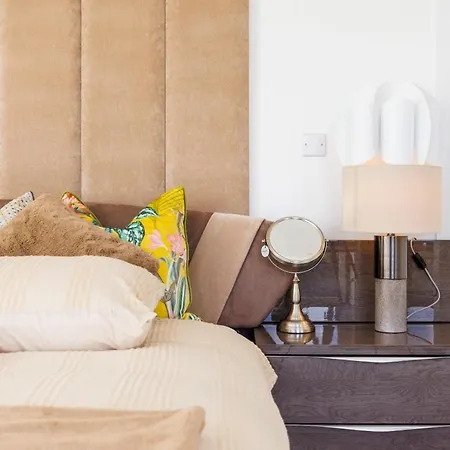 Luxury Modern Bedroom In Seven Star Ultra Super High Quality Apartment