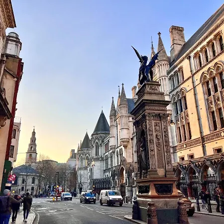 Superior Entire Between St Pauls Cathedral And Covent Garden * London