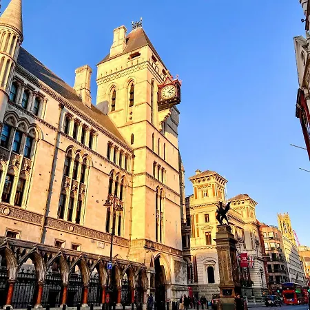 Aparthotel Superior Entire Between St Pauls Cathedral And Covent Garden London