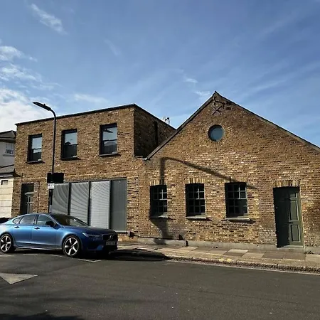 Appartamento Sienna's 2 - Bedroom Apartment, London, N1. Londra