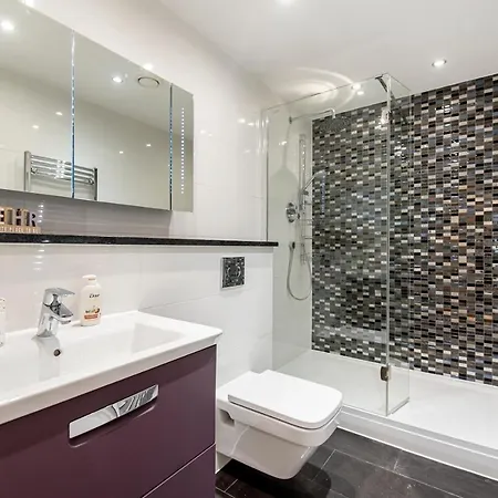 Apartment And Spacious 2 Bed London