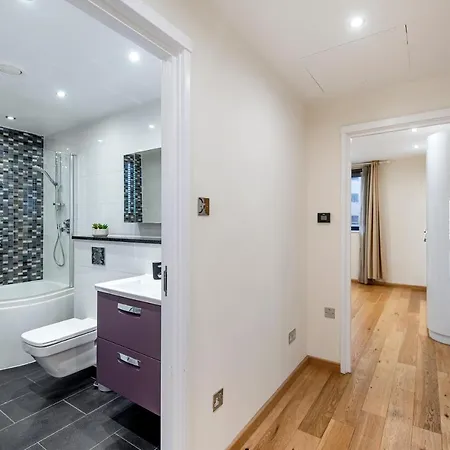 And Spacious 2 Bed *