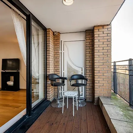 And Spacious 2 Bed * London