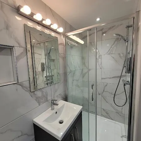 Otel George 3*
