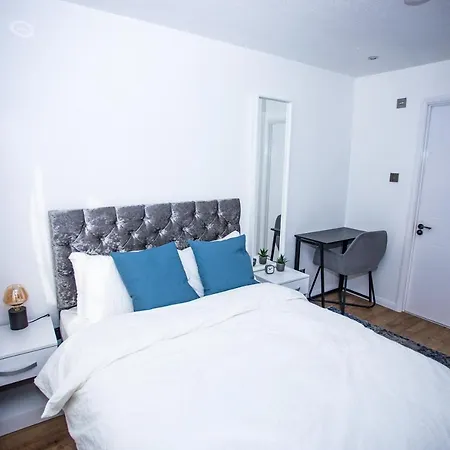 La Vida In Casa * Thamesmead (Greater London)